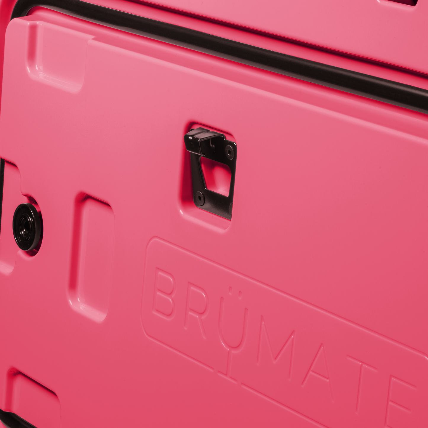 brutank-y5 brutank-55qt-neonpink-bottle-opener.png